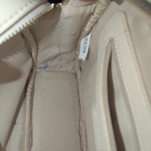 Chic Cream Crossbody Bag with Textured Strap - Picture 4 of 4